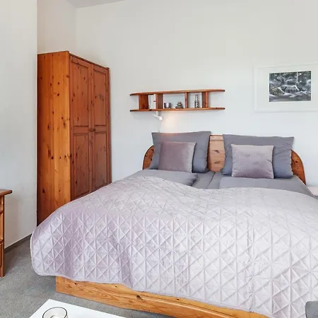 Im Kapitaenshaus Ostseerose アパート *